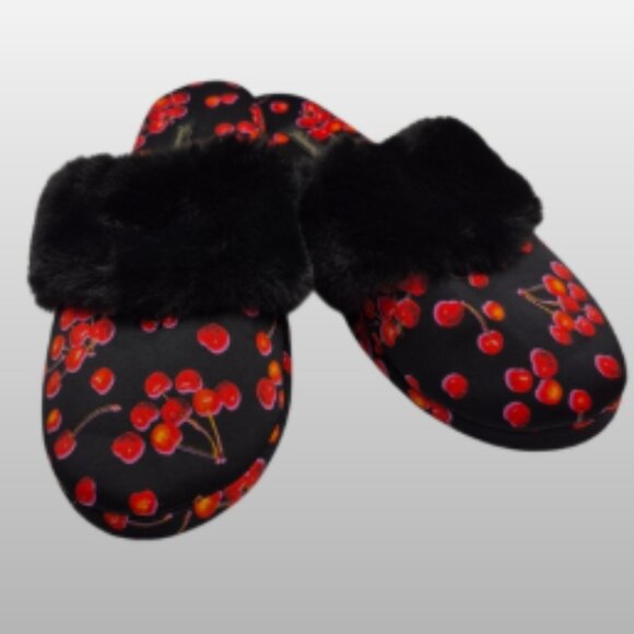 Victoria's Secret Cherry Print Fuzzy Slippers Women's Size Medium - Picture 2 of 13